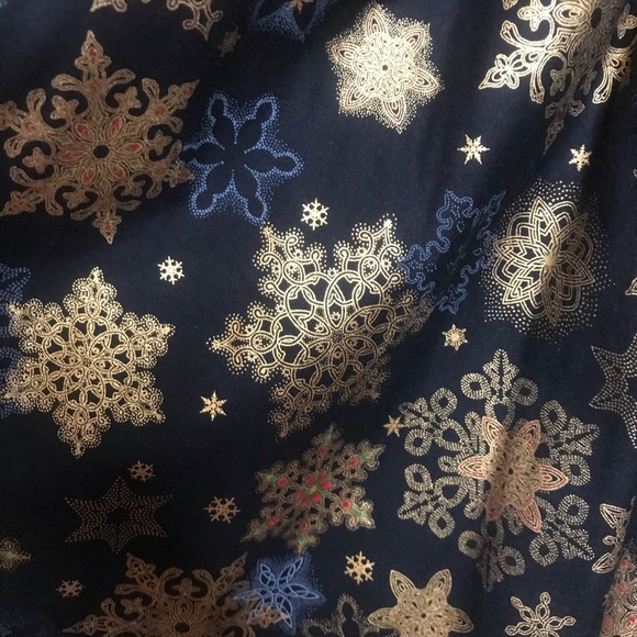 Retrolicious Black & Gold Snowflakes Cutout Dress - Picture 3 of 4